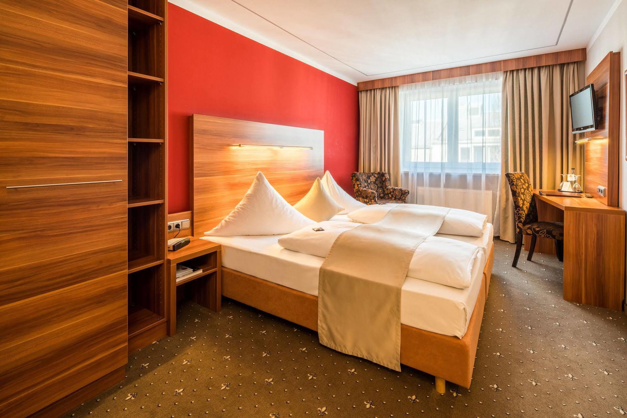 Isartor Hotel 3*