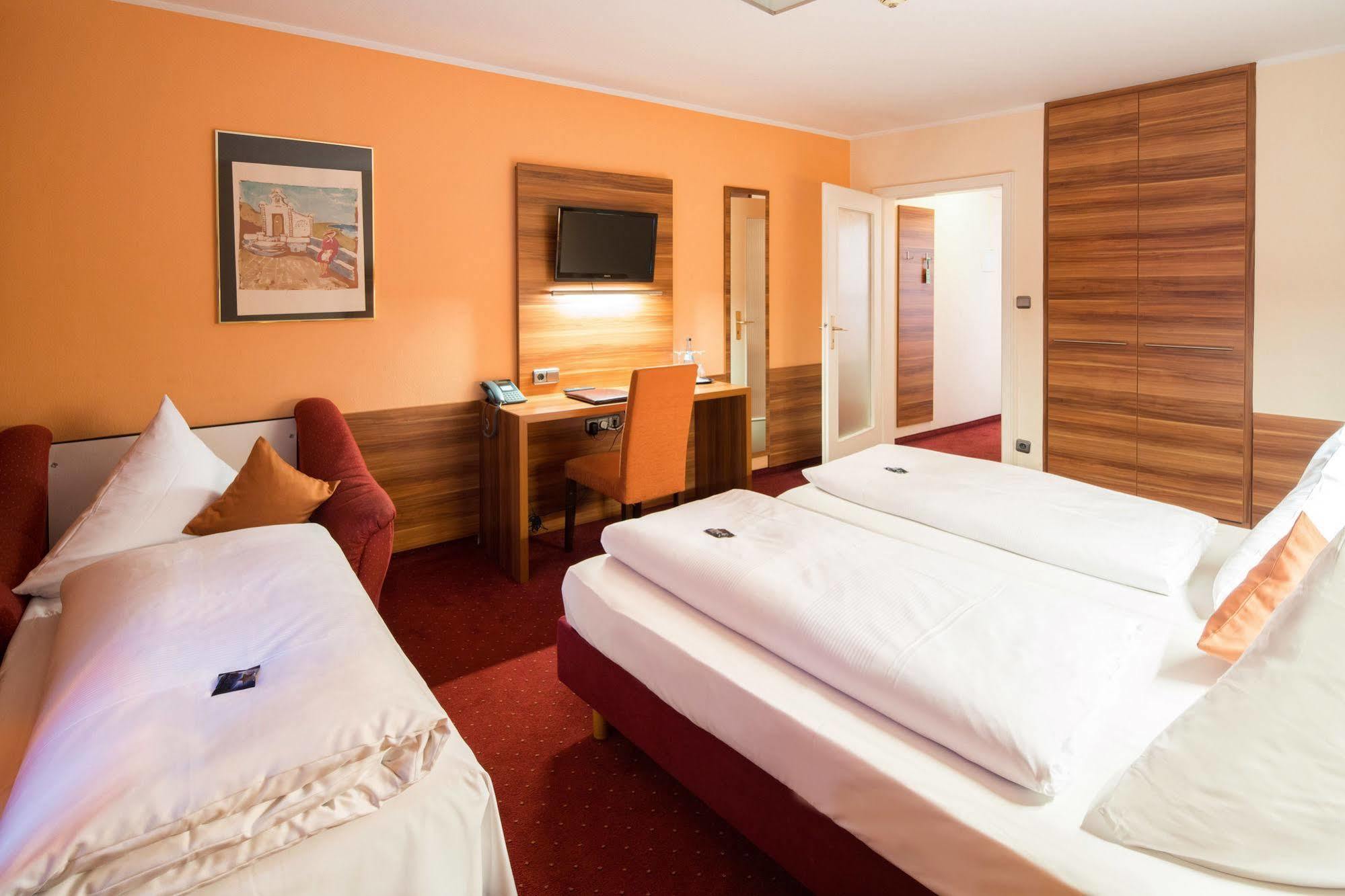 Isartor Hotel 3*